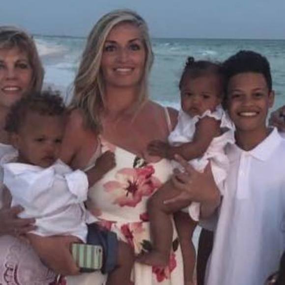 Meet your Posher, Caroline - Picture 1 of 1